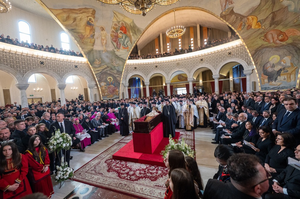 Una delegazione di Sant’Egidio con Andrea Riccardi a Tirana, al funerale di Sua Beatitudine Anastasios, per onorare un pastore buono, amico del dialogo, uomo di pace